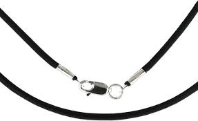 Collar de cuero negro con cierre de plata de ley